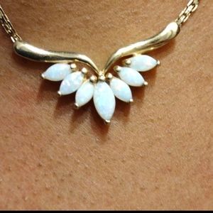 💯 Authentic Vintage 14k gold and genuine large opal chain